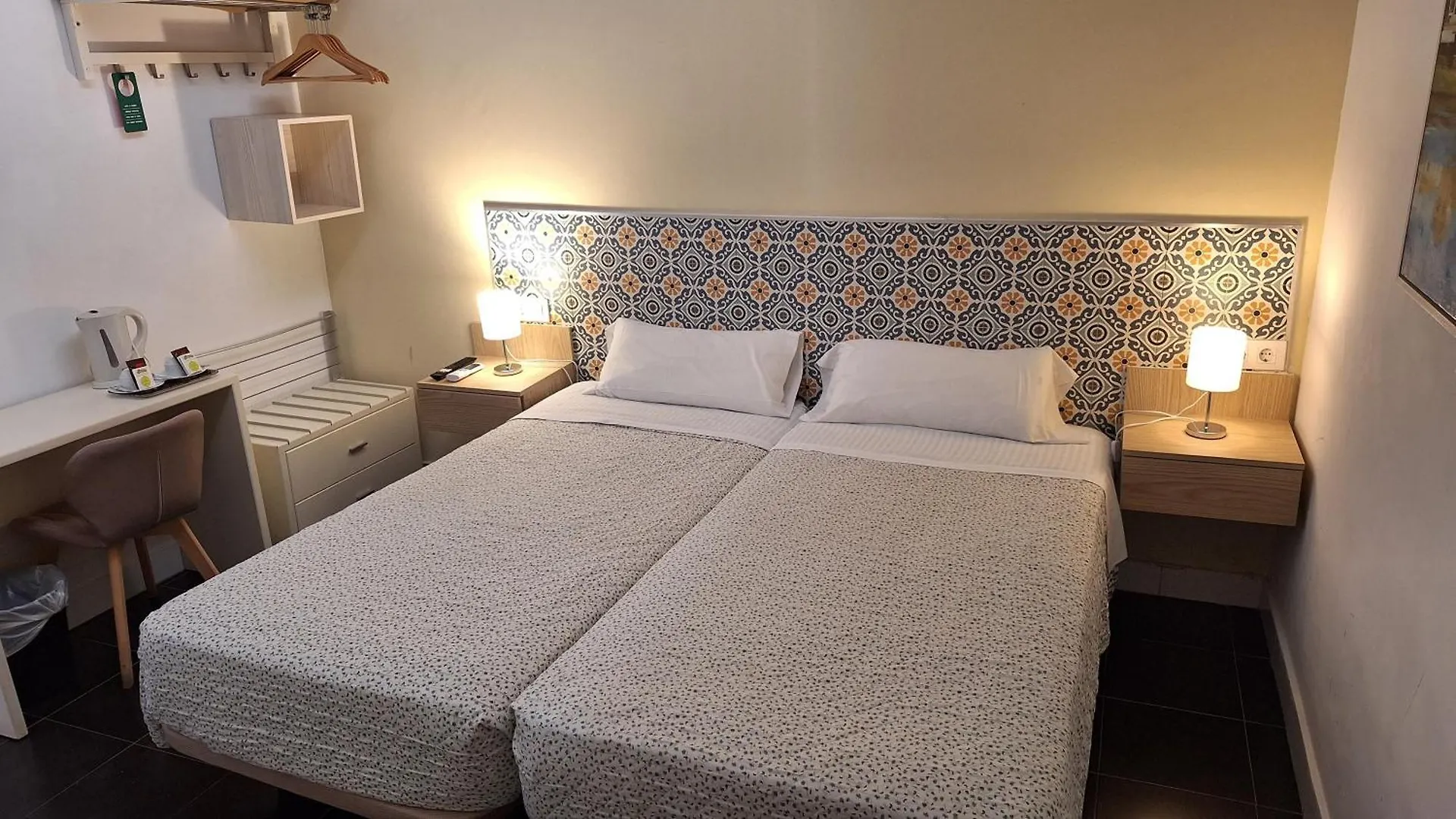 Hostal San Vicente II Sevilla 0*,